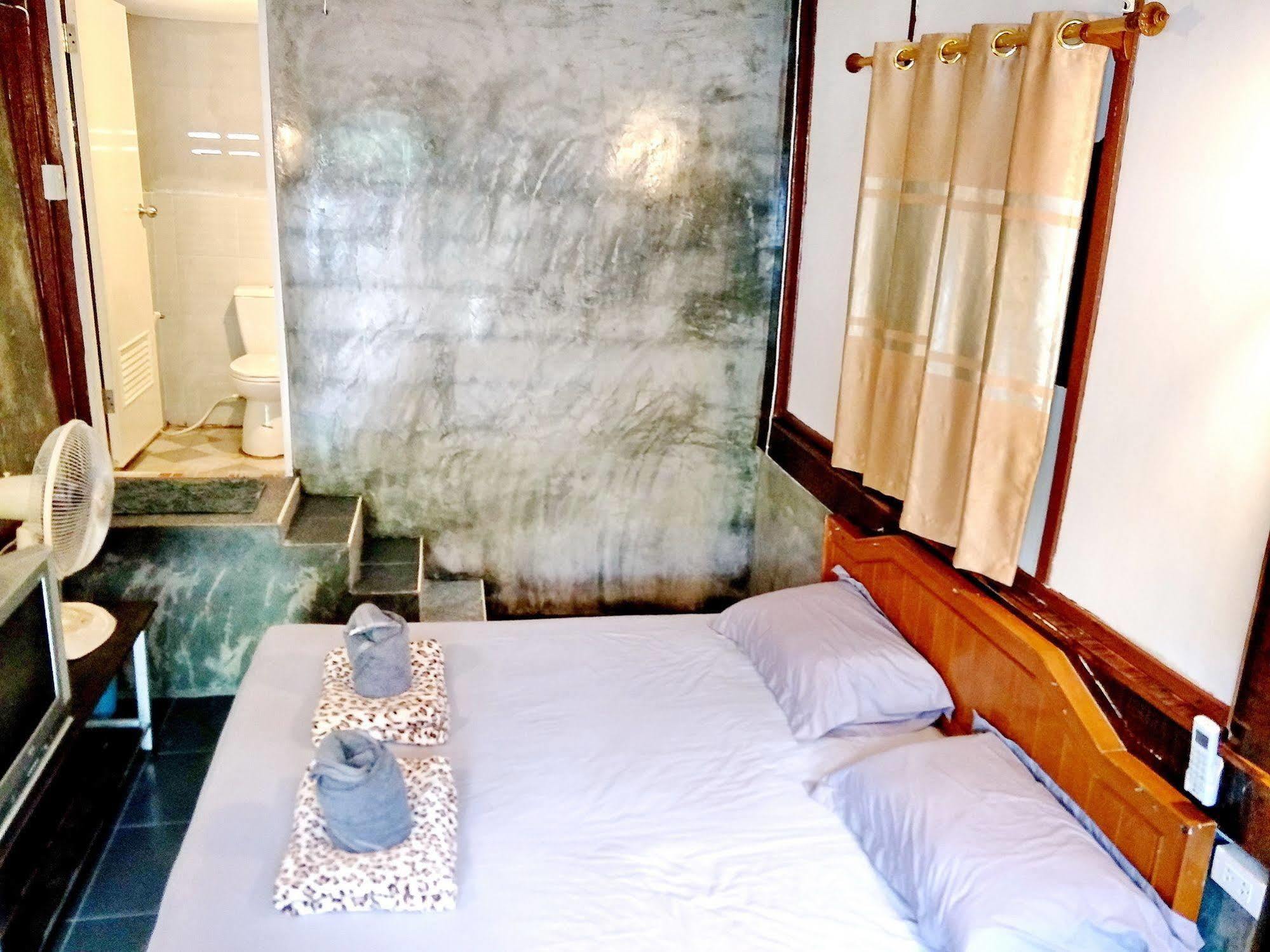 Tuk Tuk Guesthouse Ко-Чанг Екстер'єр фото